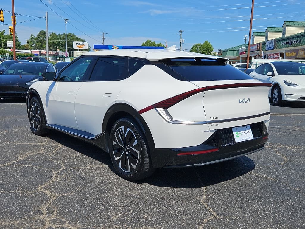 2022 Kia EV6 view 2