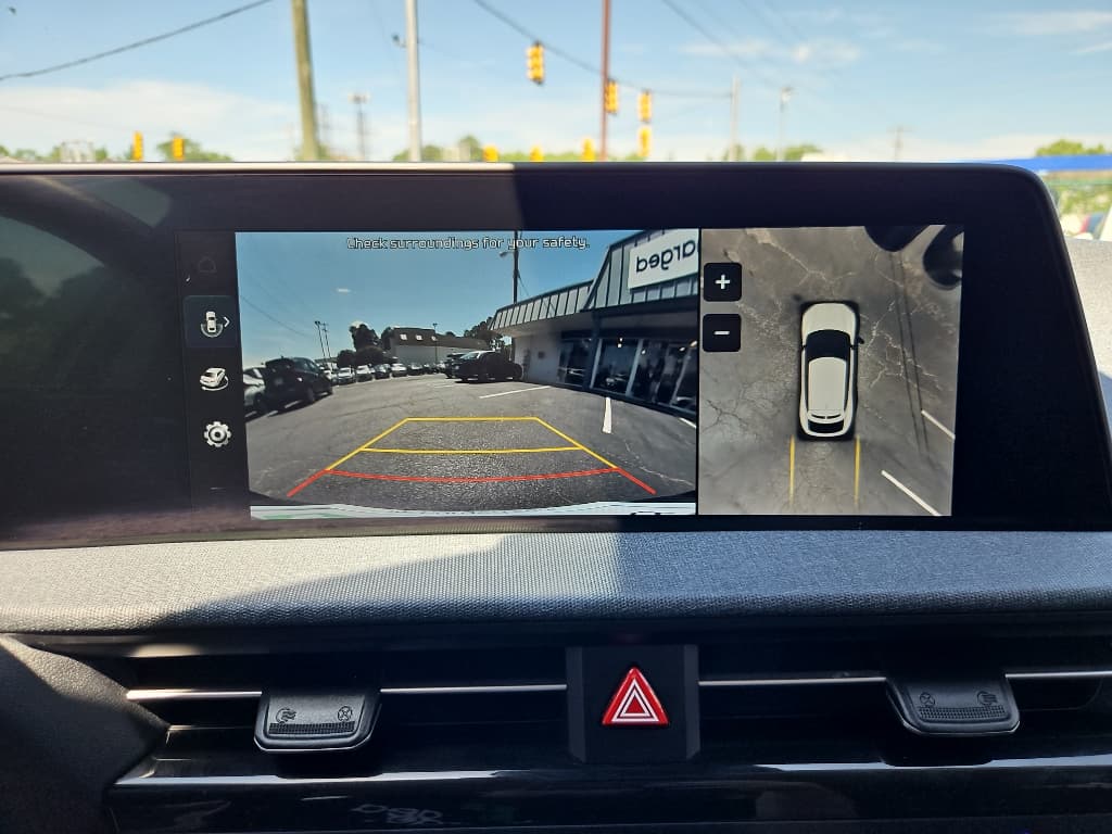 2022 Kia EV6 view 16