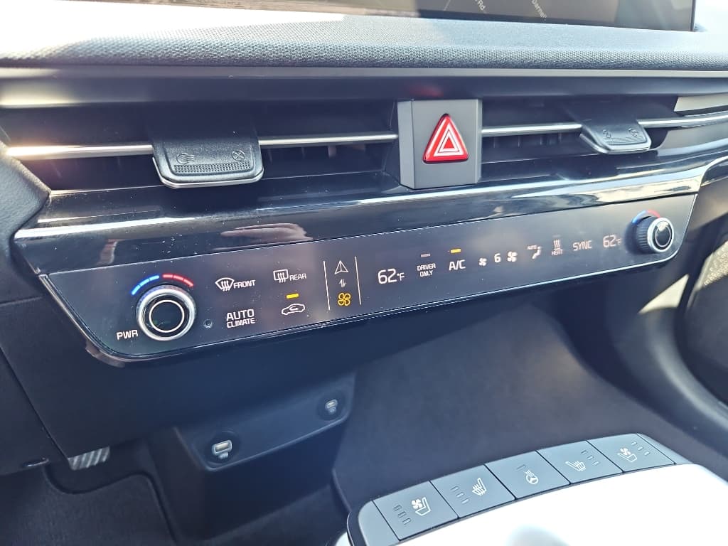2022 Kia EV6 view 17
