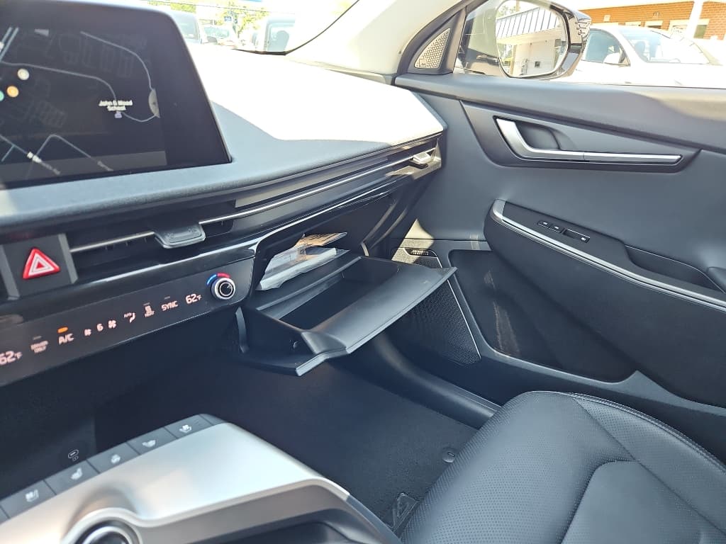 2022 Kia EV6 view 22