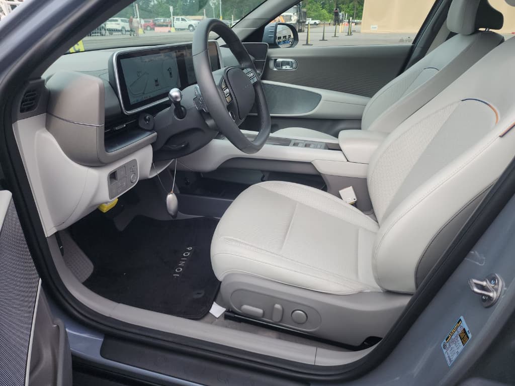 2023 Hyundai IONIQ 6 view 5