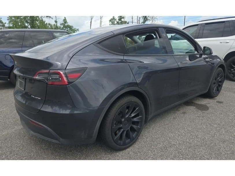 2024 Tesla Model Y view 3