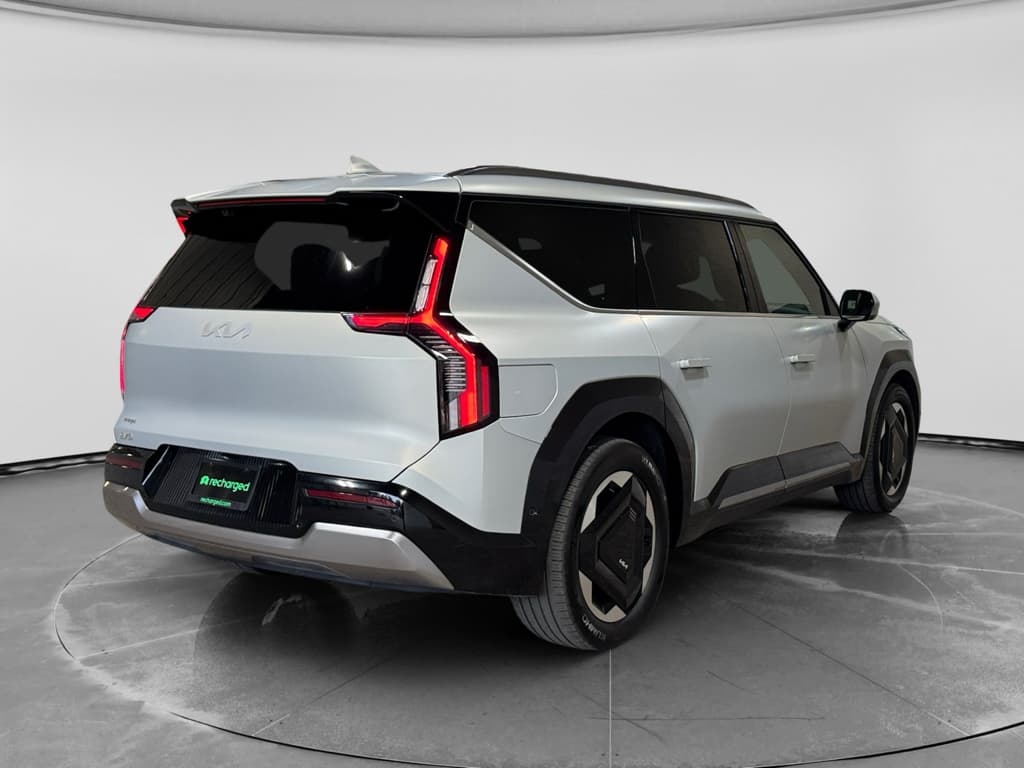2024 Kia EV9 view 3