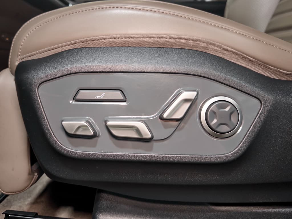 2024 Kia EV9 view 7