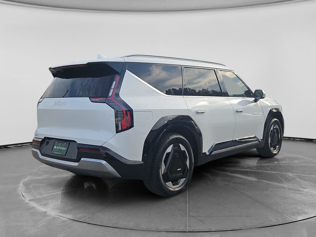 2024 Kia EV9 view 3