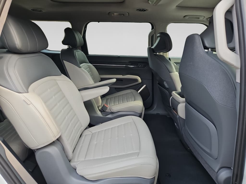 2024 Kia EV9 view 23