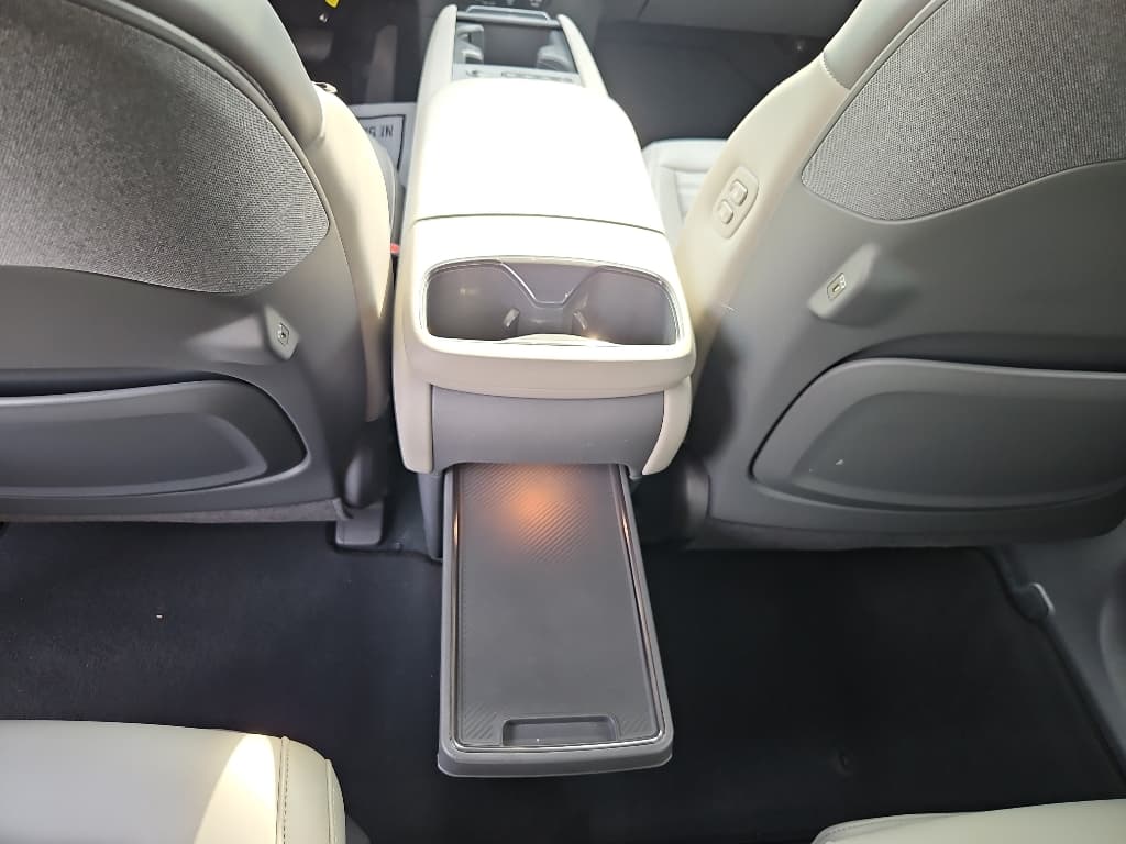 2024 Kia EV9 view 26