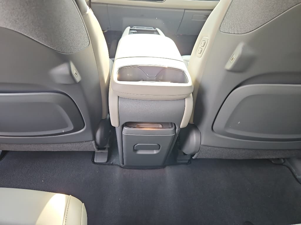 2024 Kia EV9 view 25