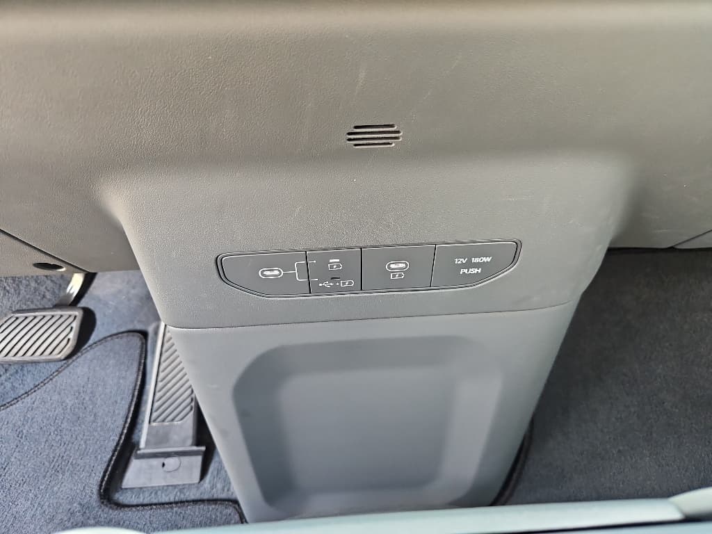 2024 Kia EV9 view 19