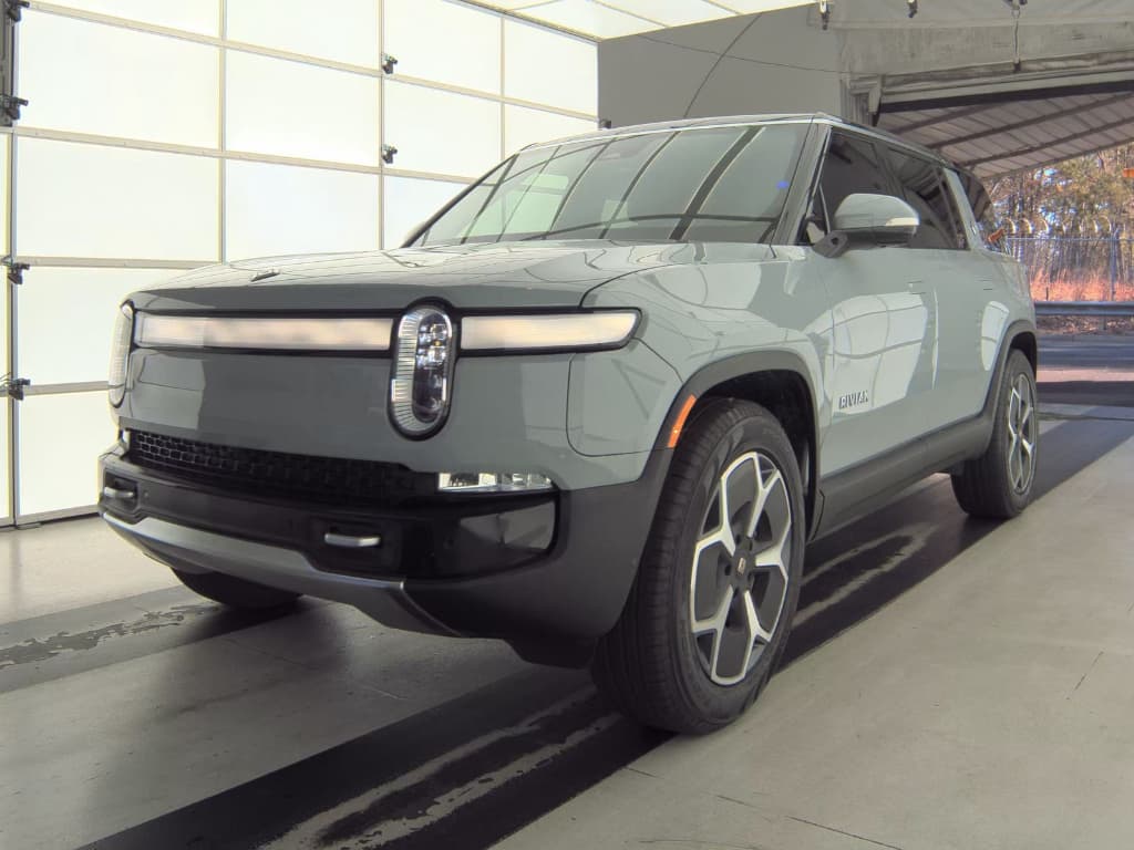 2024 Rivian R1S view 1