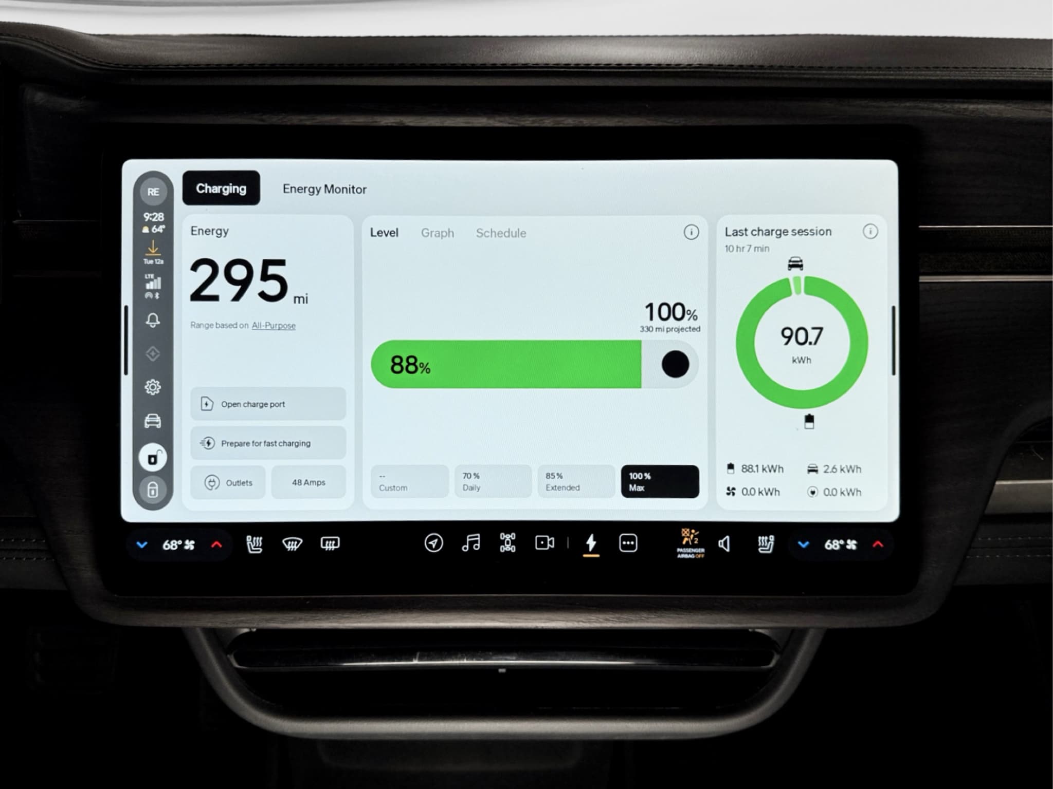 2025 Rivian R1T view 12