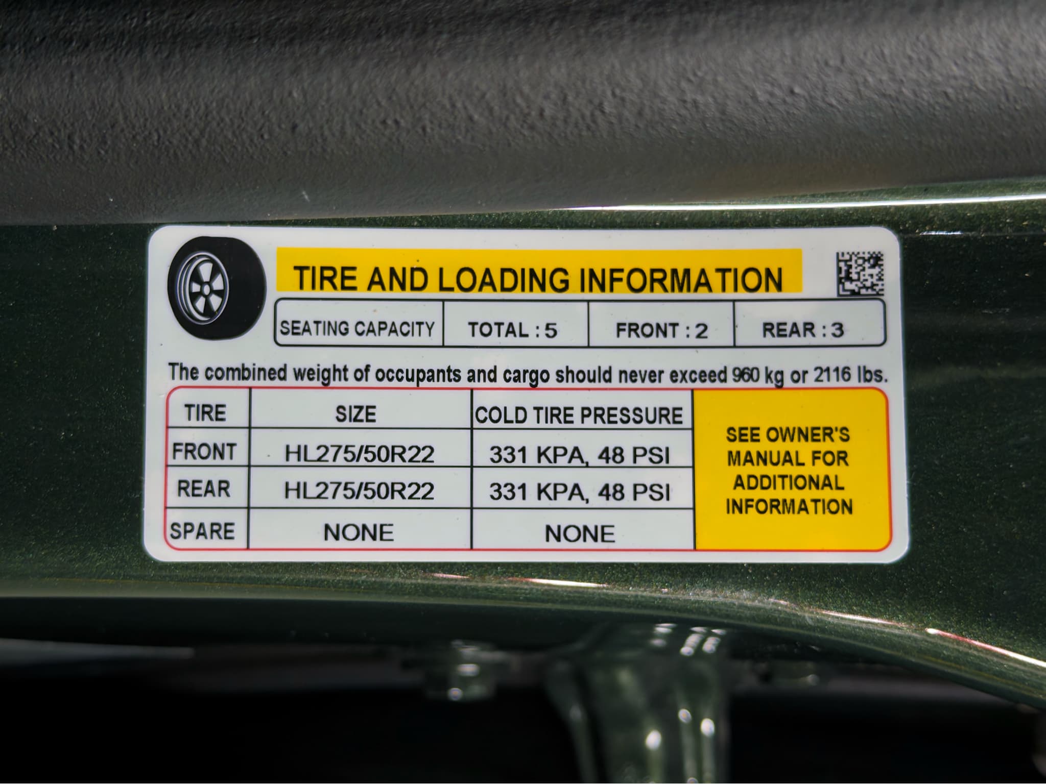 2025 Rivian R1T view 28