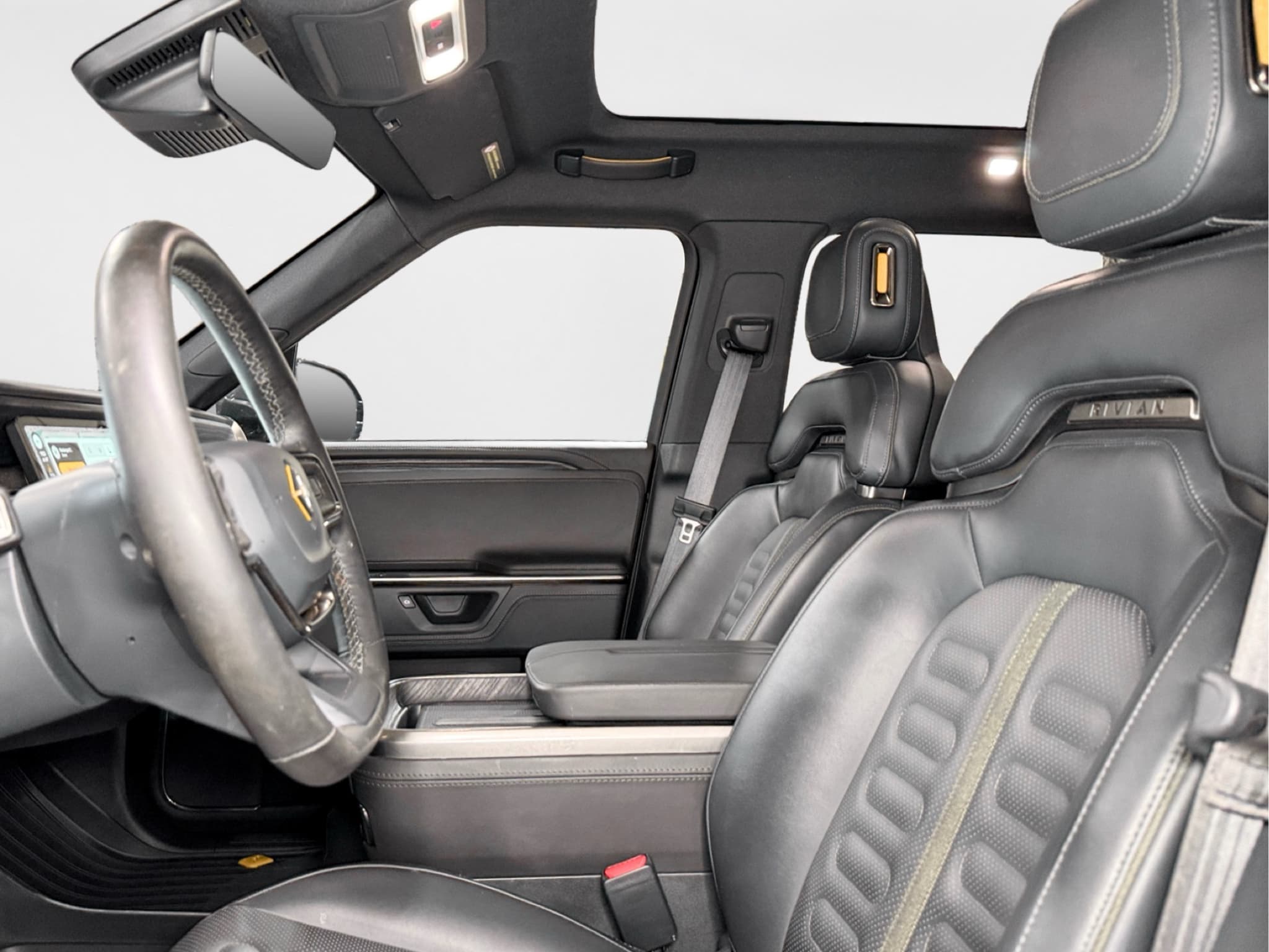 2025 Rivian R1T view 17