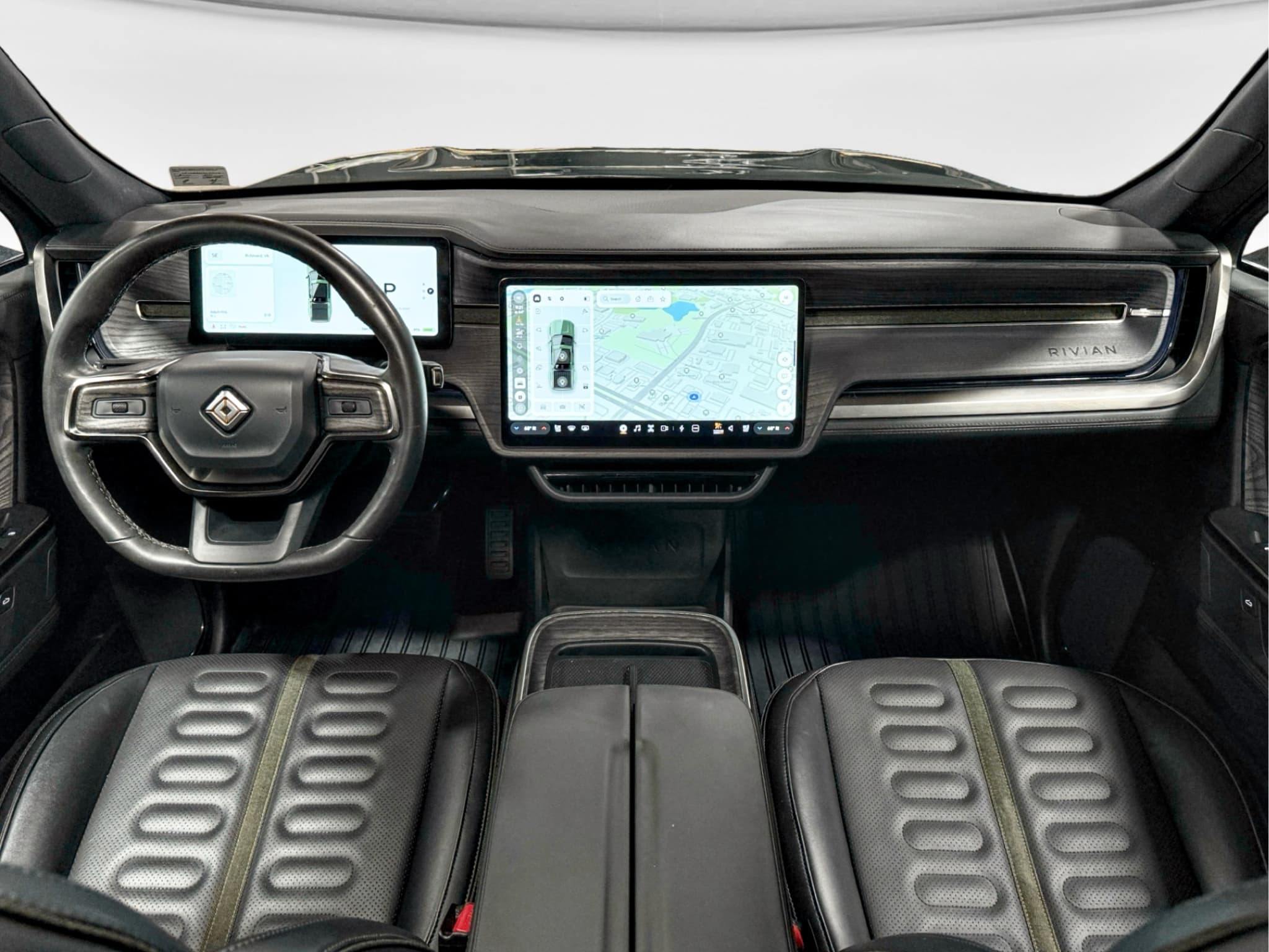 2025 Rivian R1T view 16