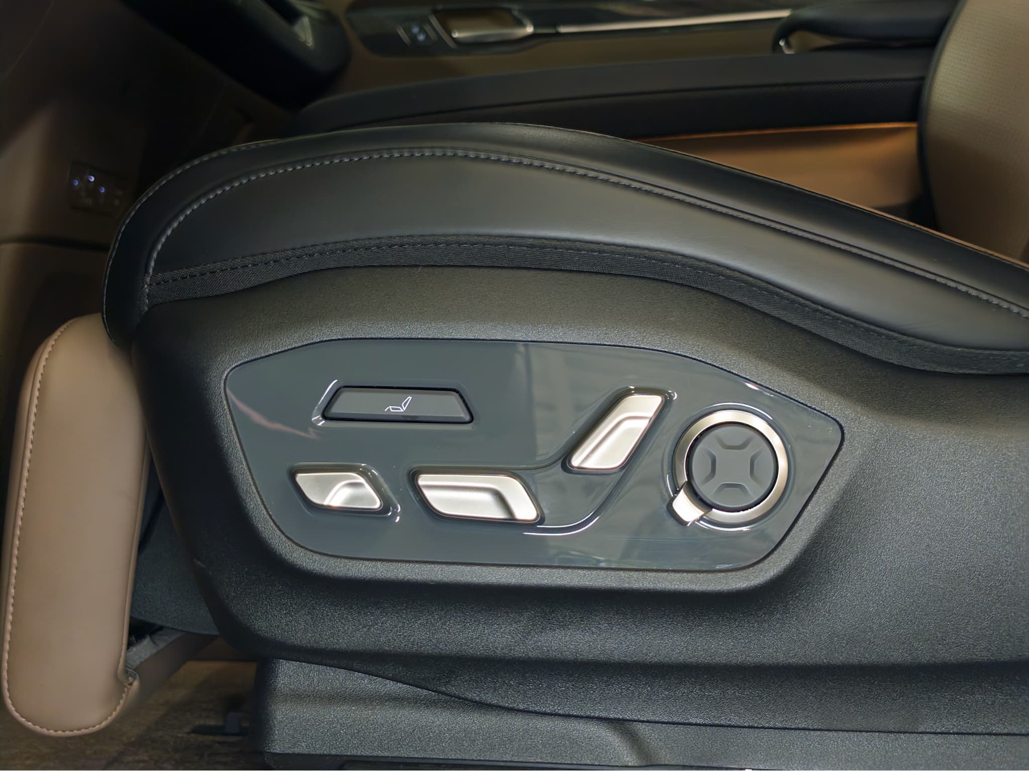 2024 Kia EV9 view 14