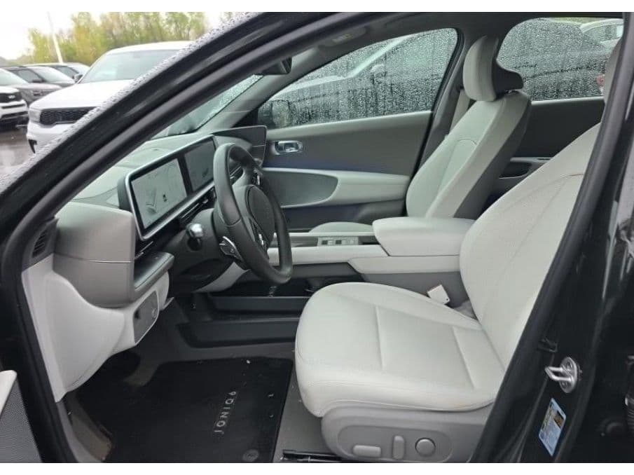 2023 Hyundai IONIQ 6 view 5