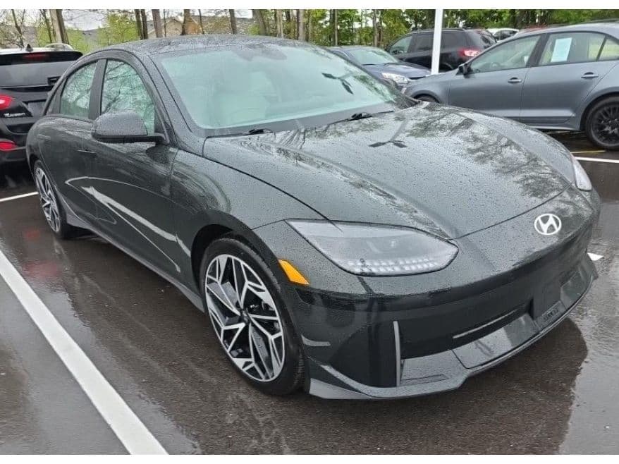2023 Hyundai IONIQ 6 view 2