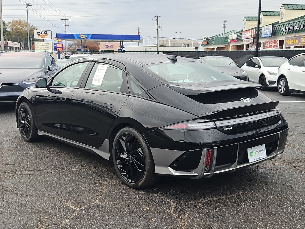 2023 Hyundai IONIQ 6 view 2