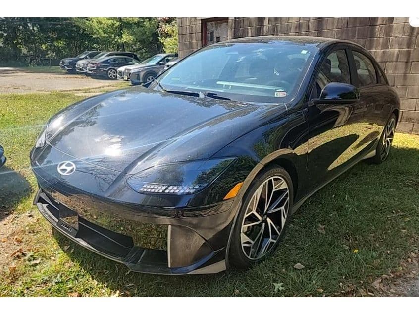2023 Hyundai IONIQ 6 view 1
