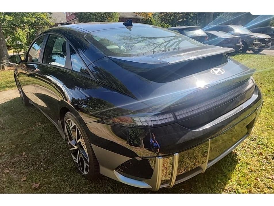 2023 Hyundai IONIQ 6 view 2