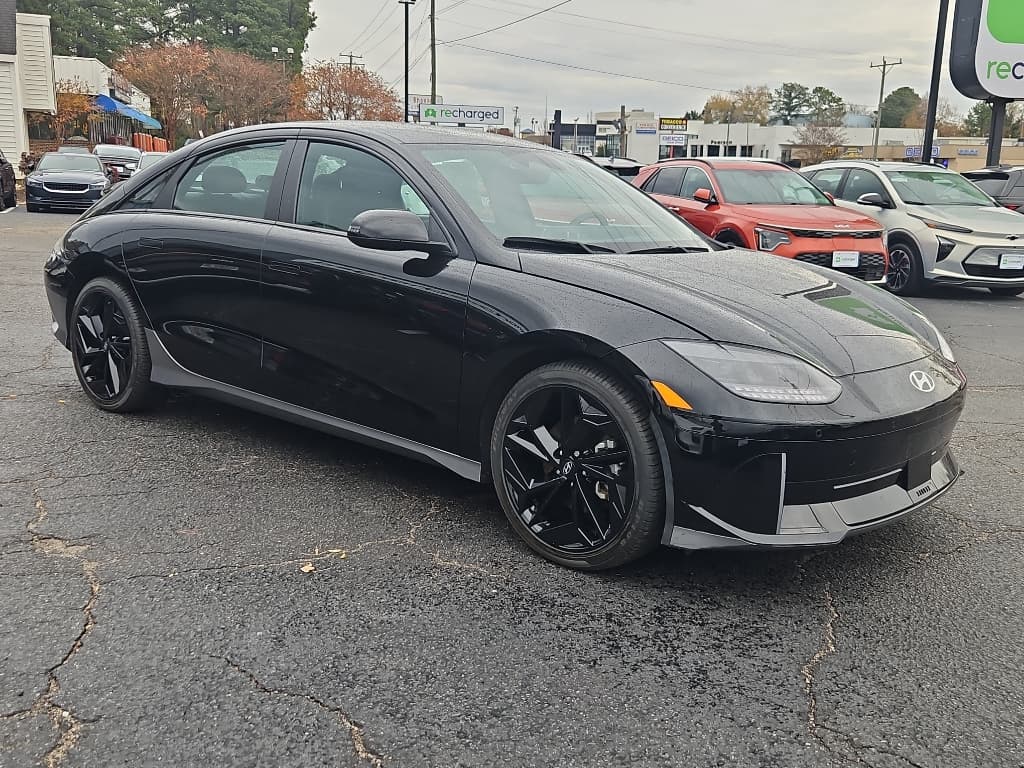 2023 Hyundai IONIQ 6 view 4