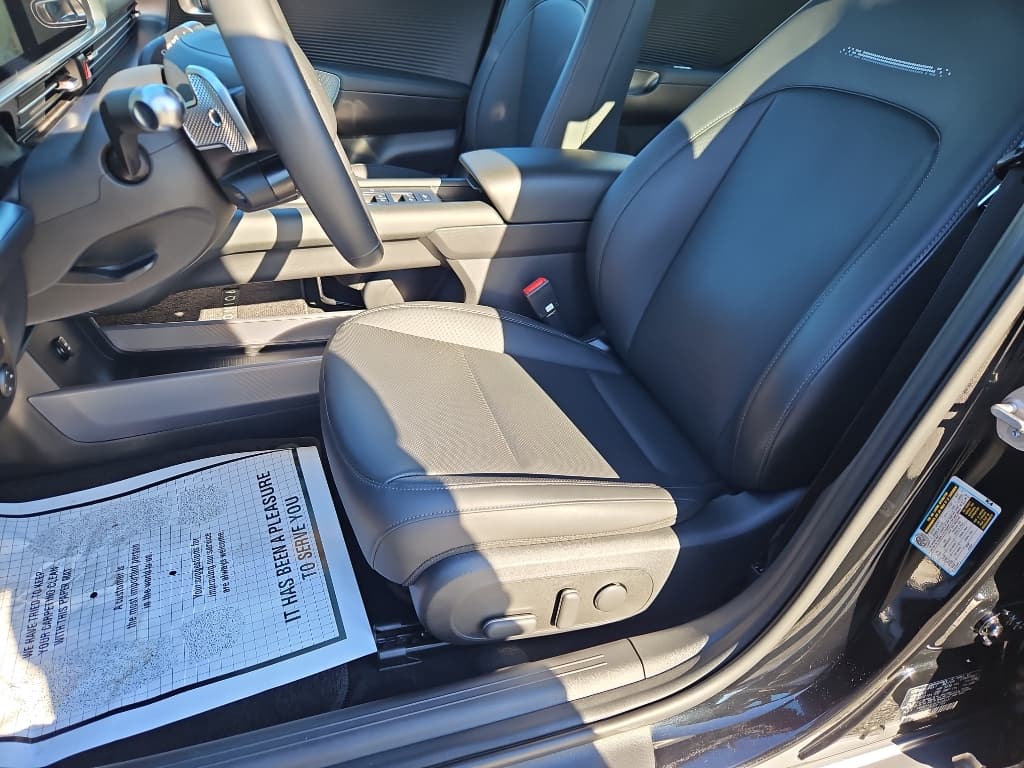 2023 Hyundai IONIQ 6 view 7