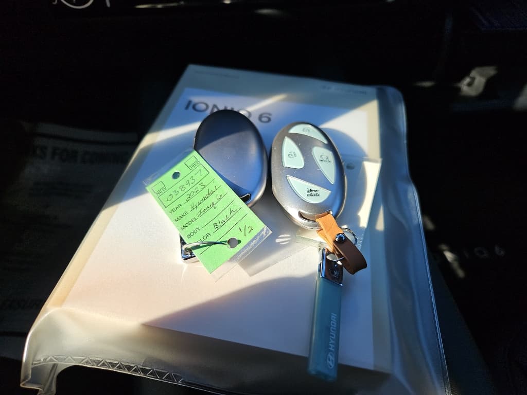 2023 Hyundai IONIQ 6 view 23