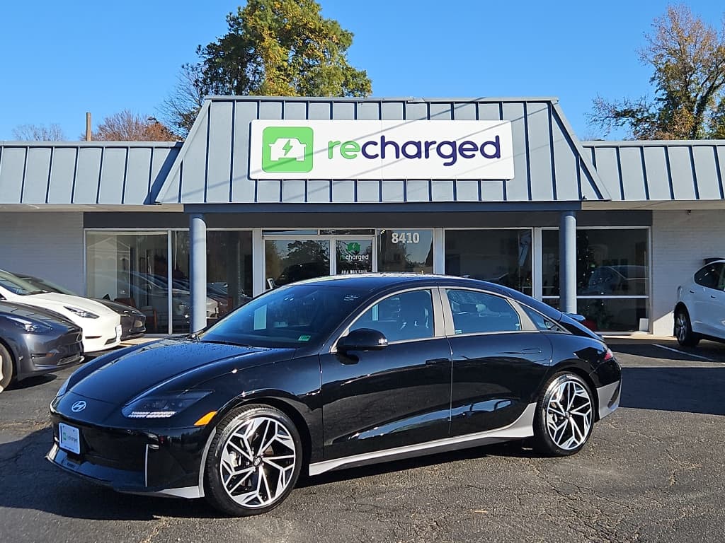 2023 Hyundai IONIQ 6 view 1