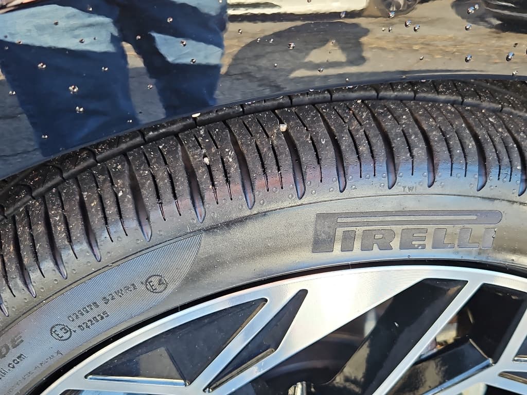 2023 Hyundai IONIQ 6 view 39