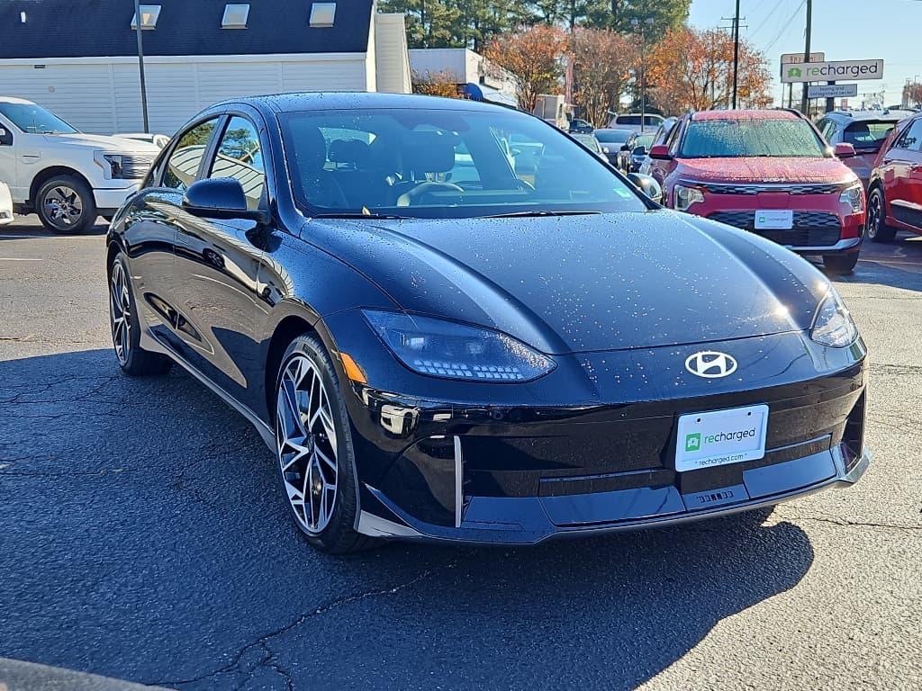 2023 Hyundai IONIQ 6 view 4