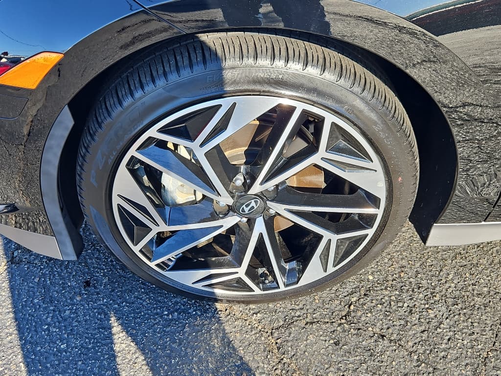 2023 Hyundai IONIQ 6 view 32