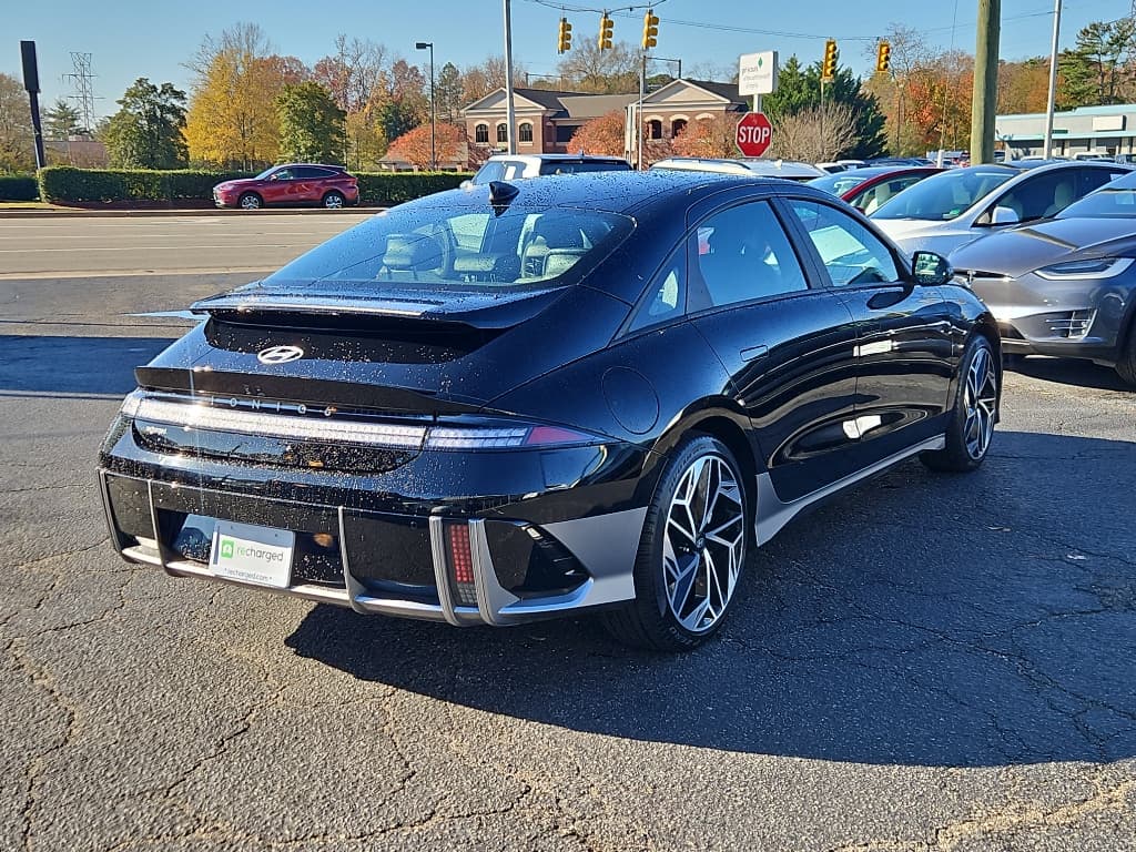 2023 Hyundai IONIQ 6 view 3