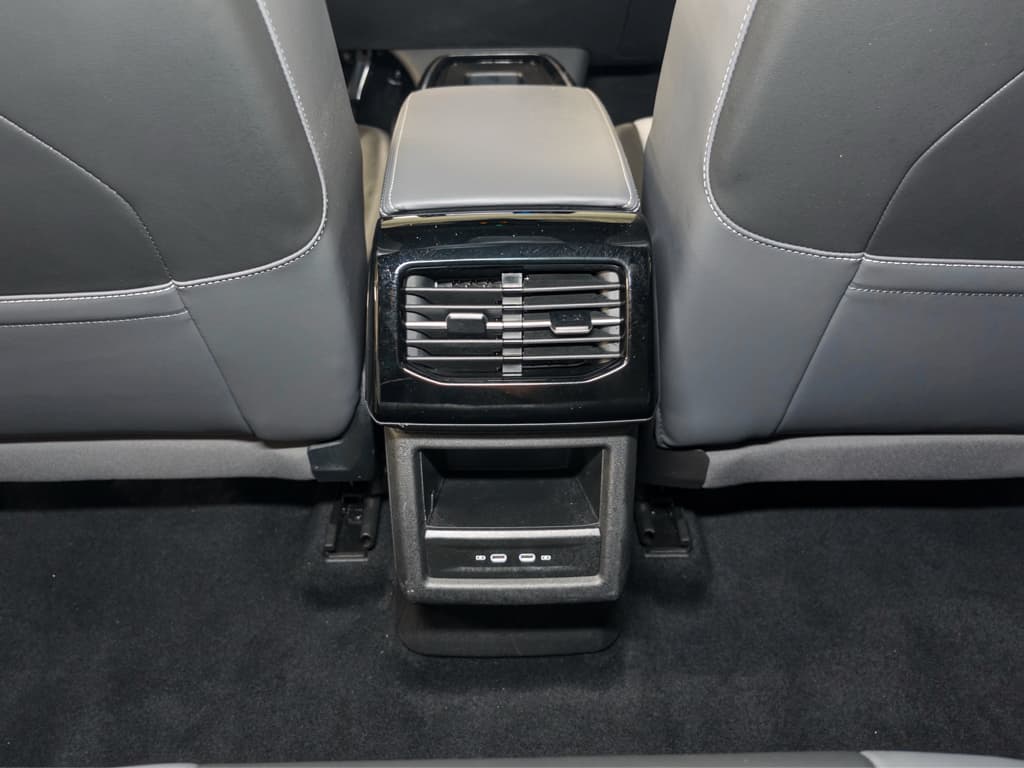 2023 Volkswagen ID.4 view 21
