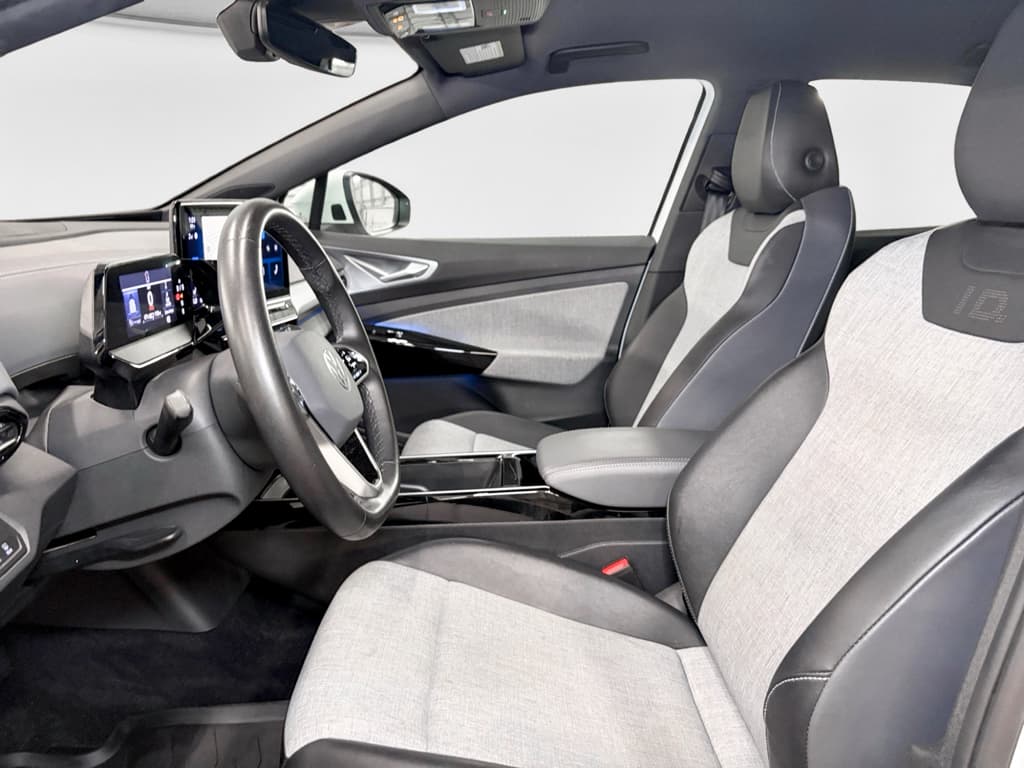 2023 Volkswagen ID.4 view 17