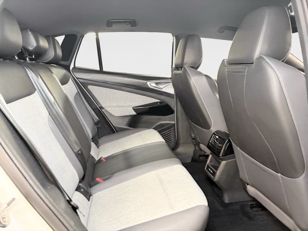 2023 Volkswagen ID.4 view 22