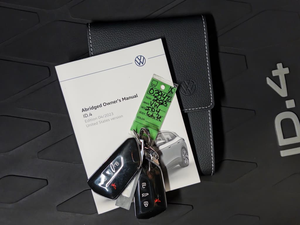 2023 Volkswagen ID.4 view 23