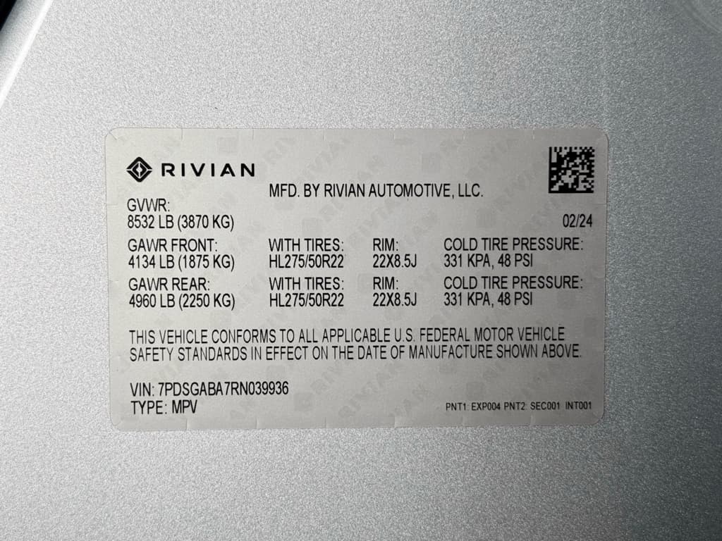 2024 Rivian R1S view 31