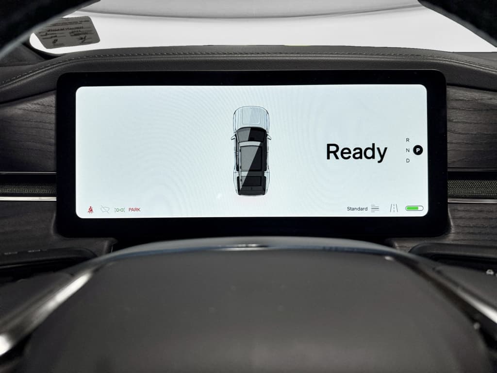 2024 Rivian R1S view 10