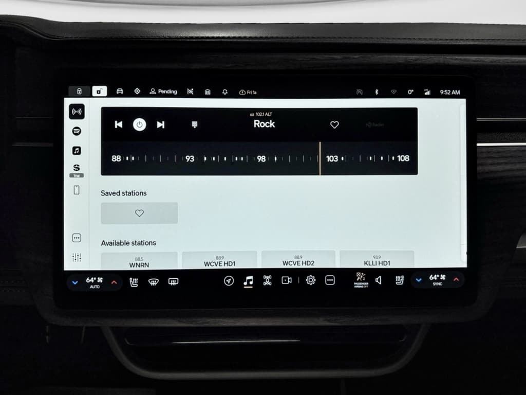 2024 Rivian R1S view 12