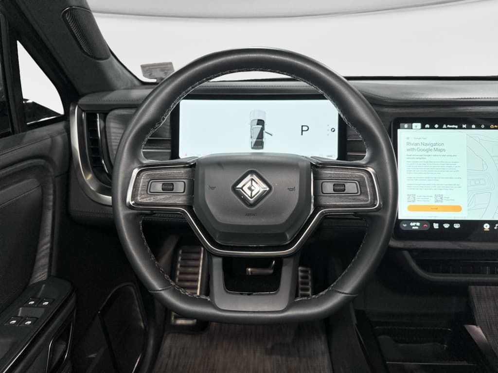 2024 Rivian R1S view 9