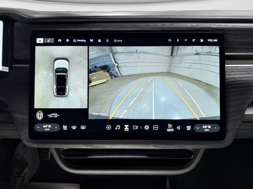 2024 Rivian R1S view 16
