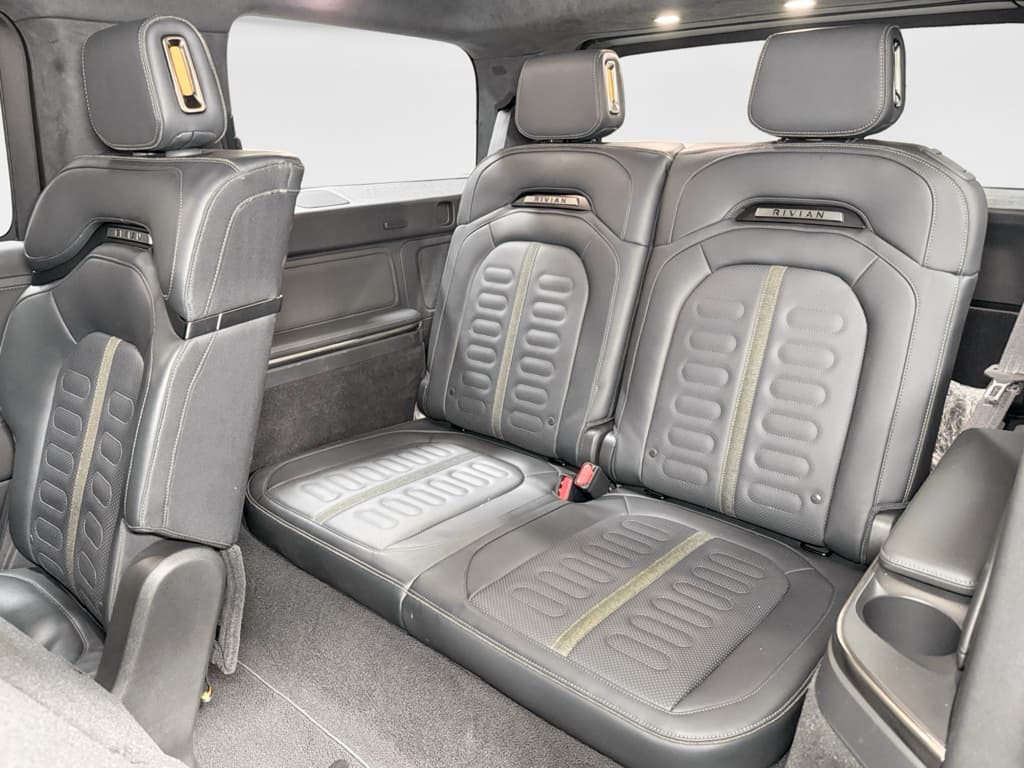 2024 Rivian R1S view 24