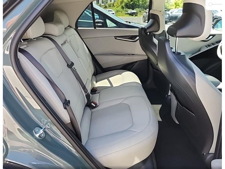 2023 Kia Niro EV view 6