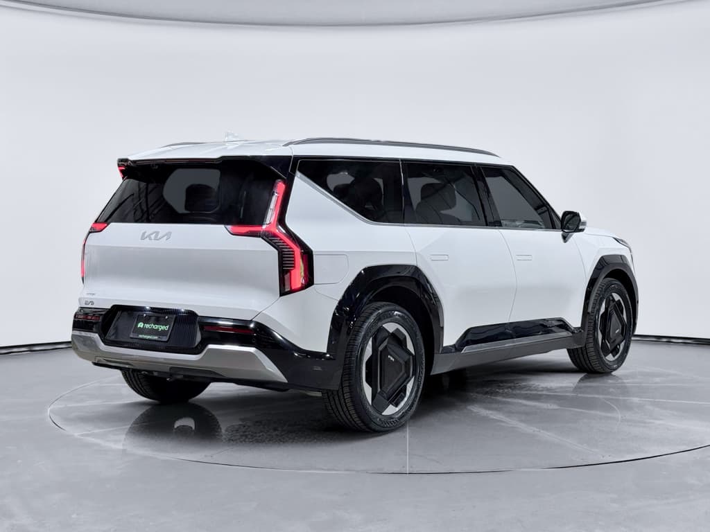 2024 Kia EV9 view 3