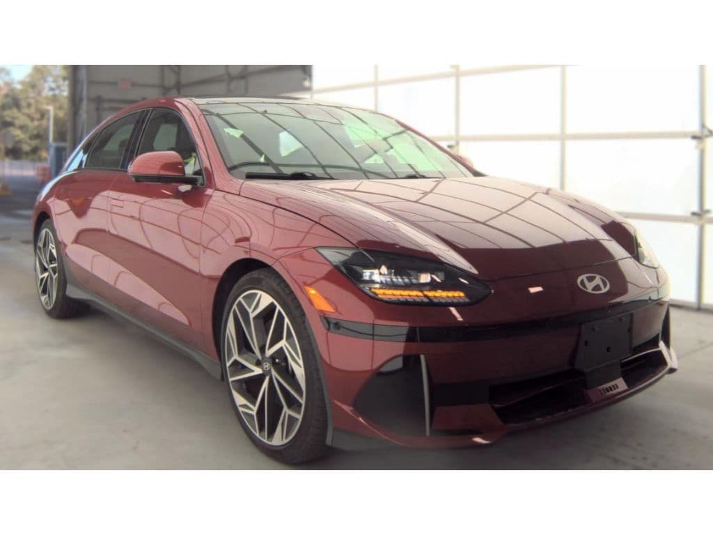 2023 Hyundai IONIQ 6 view 2