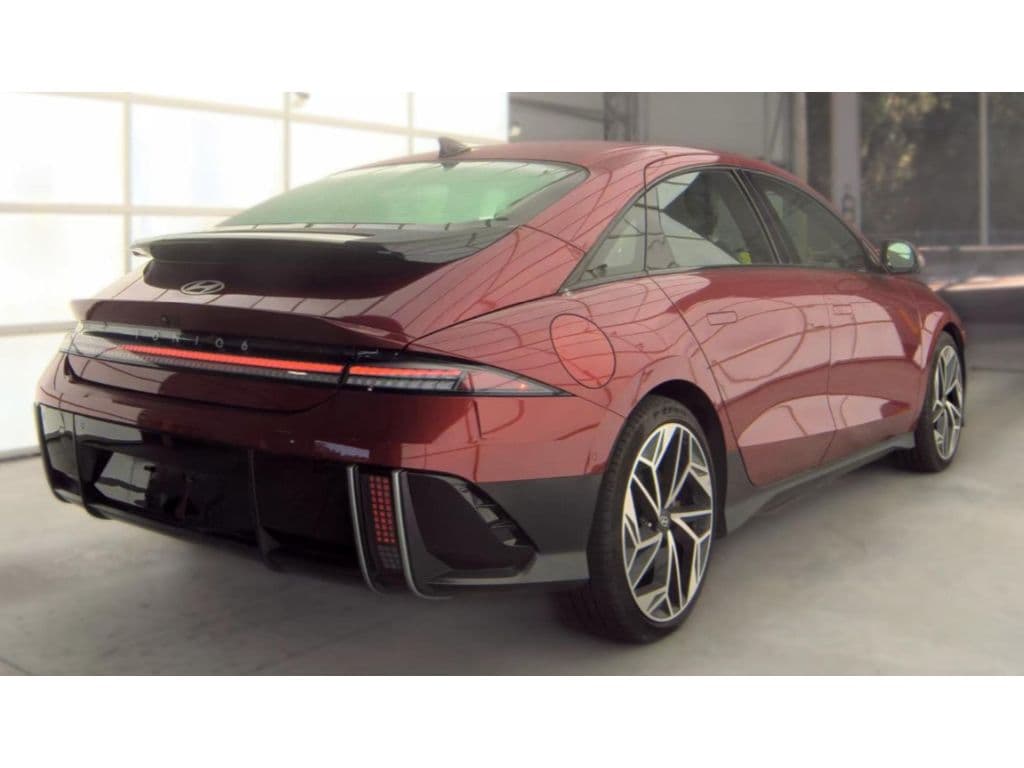 2023 Hyundai IONIQ 6 view 3