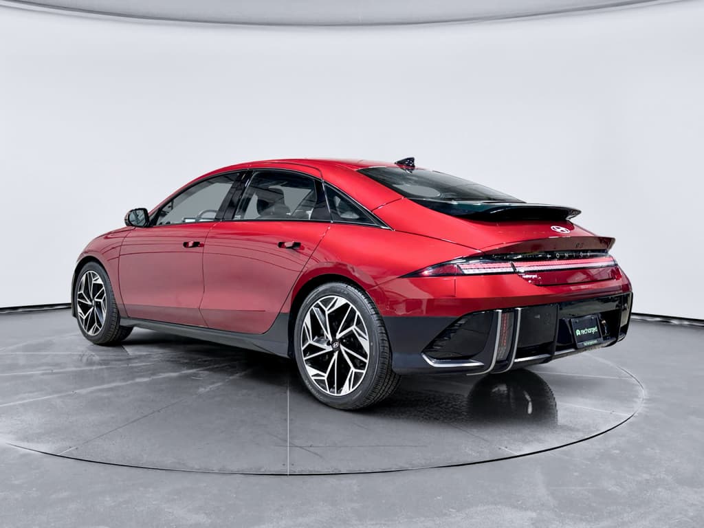 2023 Hyundai IONIQ 6 view 2