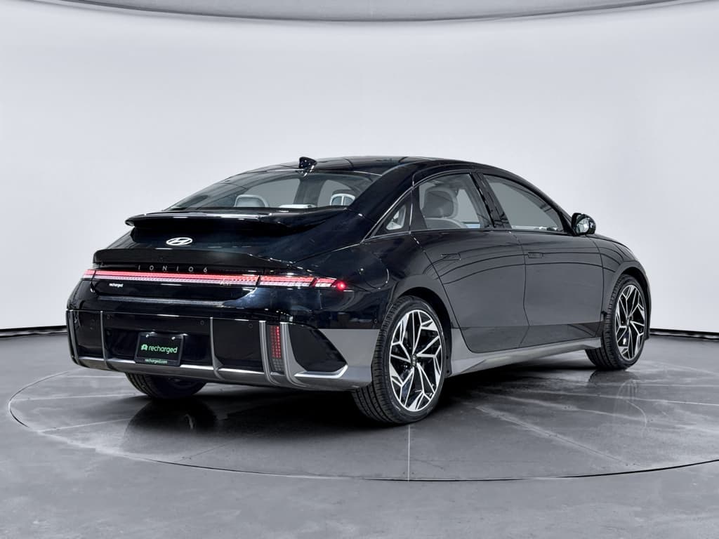 2023 Hyundai IONIQ 6 view 3