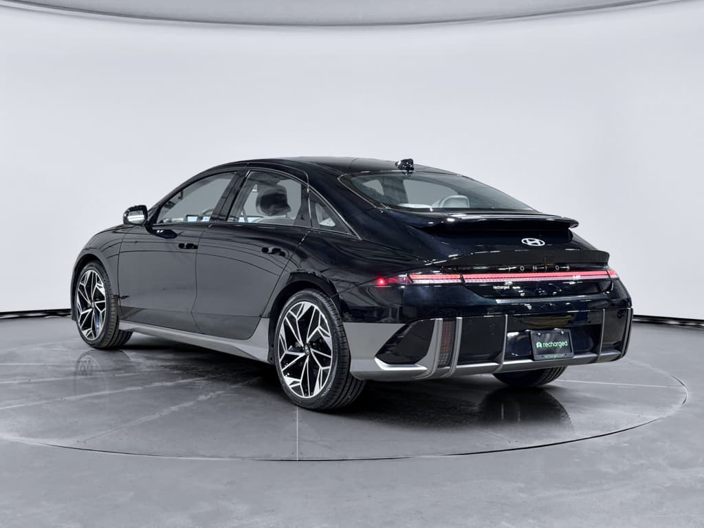 2023 Hyundai IONIQ 6 view 2