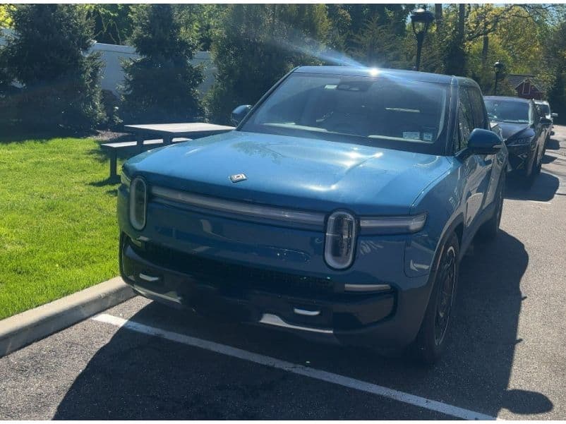 2025 Rivian R1T